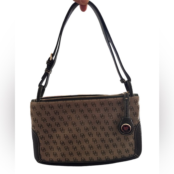 VTG Dooney and Burke Shoulder Bag - Picture 1 of 4